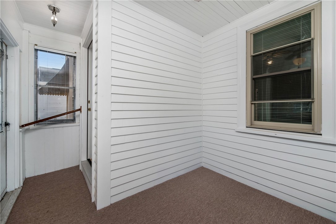 111 Edgemere Road Pawtucket, RI 02861 - Photo 5 of 22 Gallery Image 5