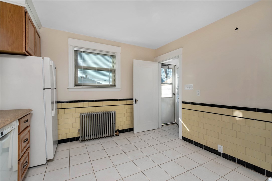 111 Edgemere Road Pawtucket, RI 02861 - Photo 7 of 22 Gallery Image 7