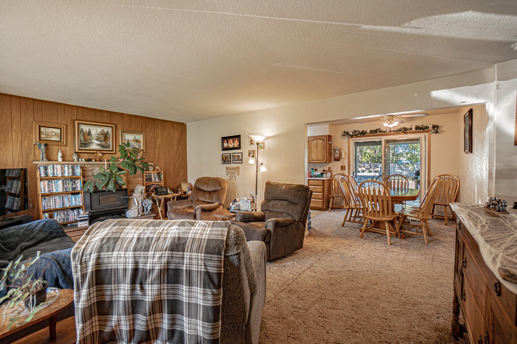 614 West Gregory Road Central Point, OR 97502 - Photo 8 of 22 DSC05395-HDR