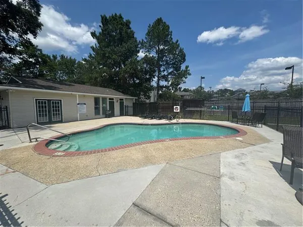 $1,350 | 725 Heavens Drive, Unit 3, Mandeville, LA 70471