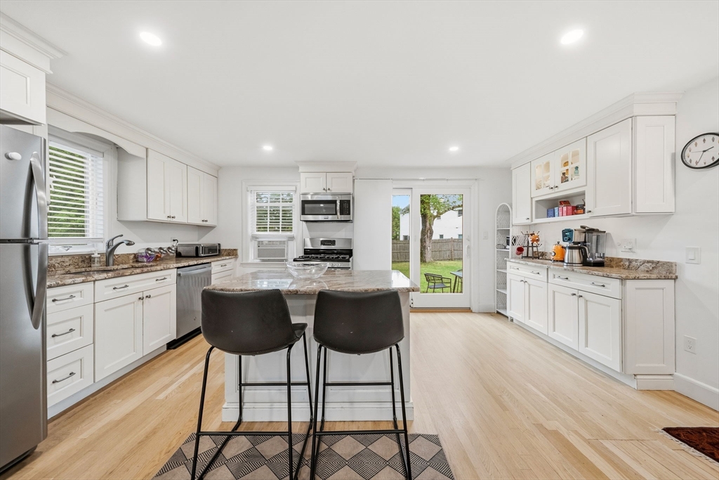 180 Broad Meadow Road Needham, MA 02492 - Photo 10 of 32