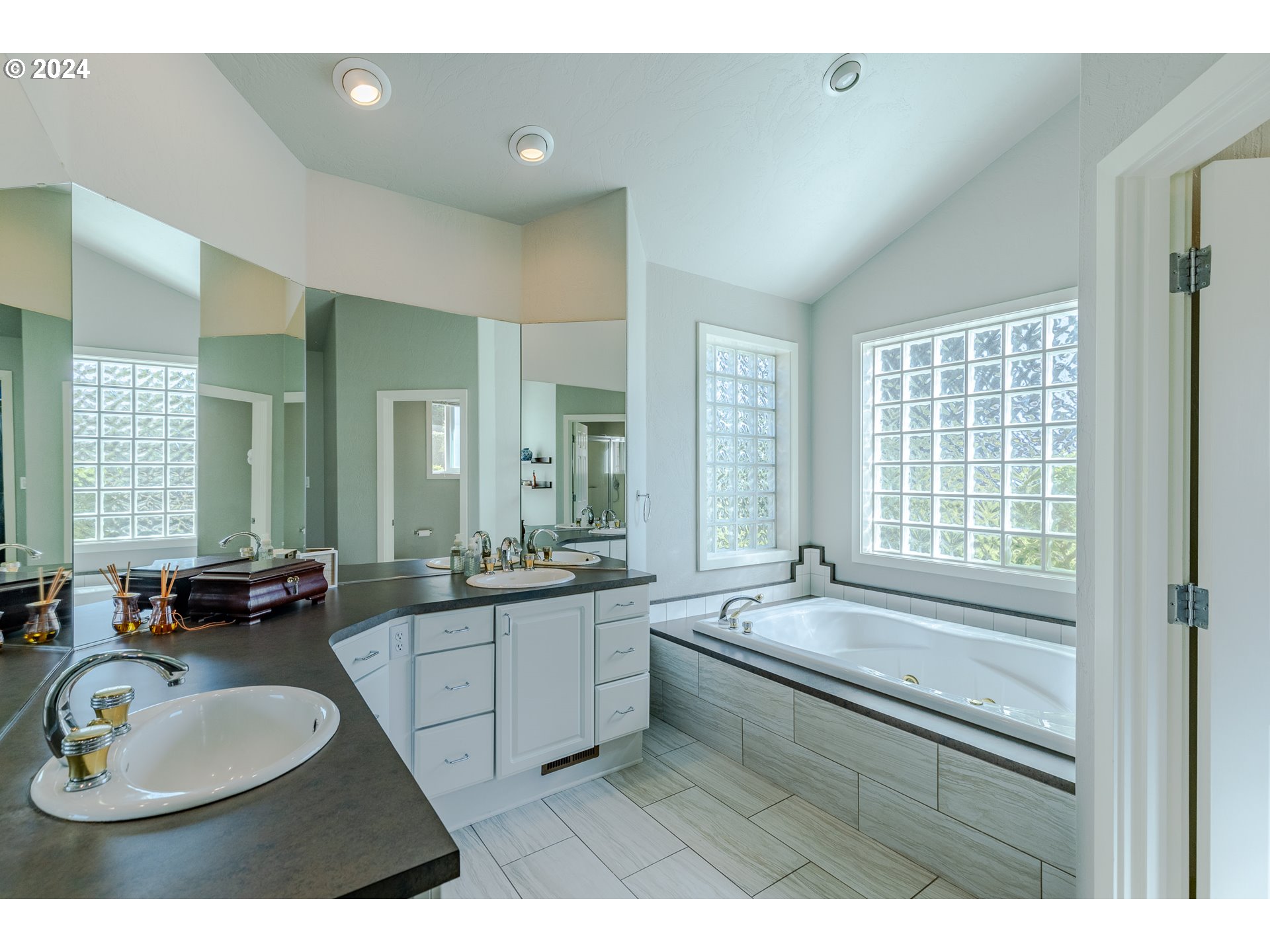 2145 Ridgeway Drive Eugene, OR 97401 - Photo 35 of 48 Gallery Image 35
