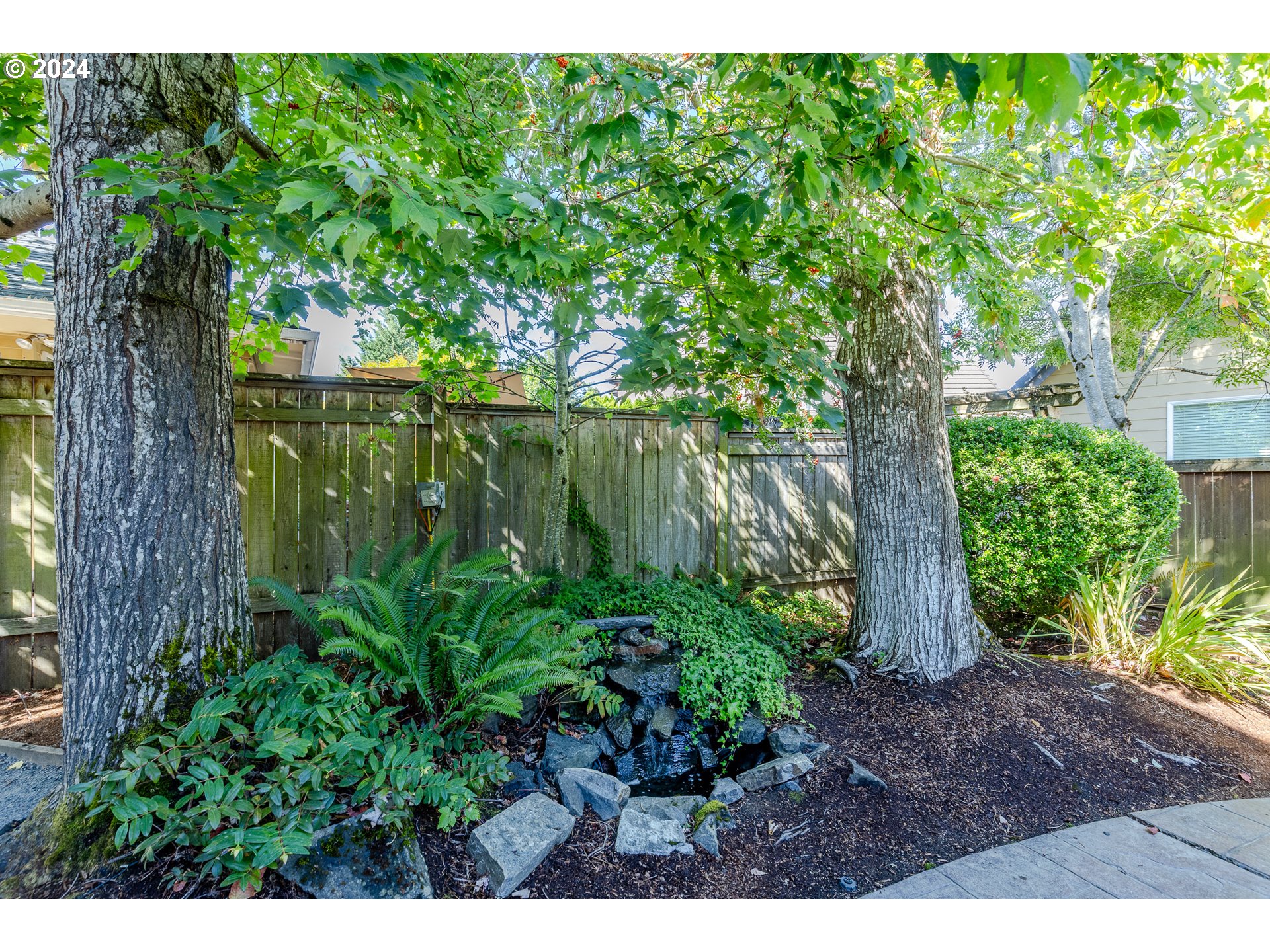 2145 Ridgeway Drive Eugene, OR 97401 - Photo 44 of 48 Gallery Image 44
