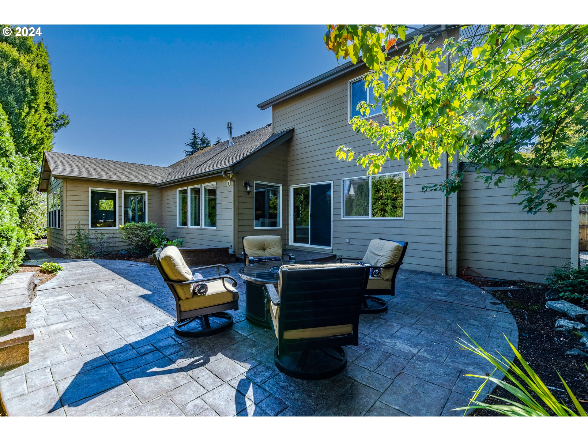 2145 Ridgeway Drive Eugene, OR 97401 - Photo 46 of 48 Gallery Image 46