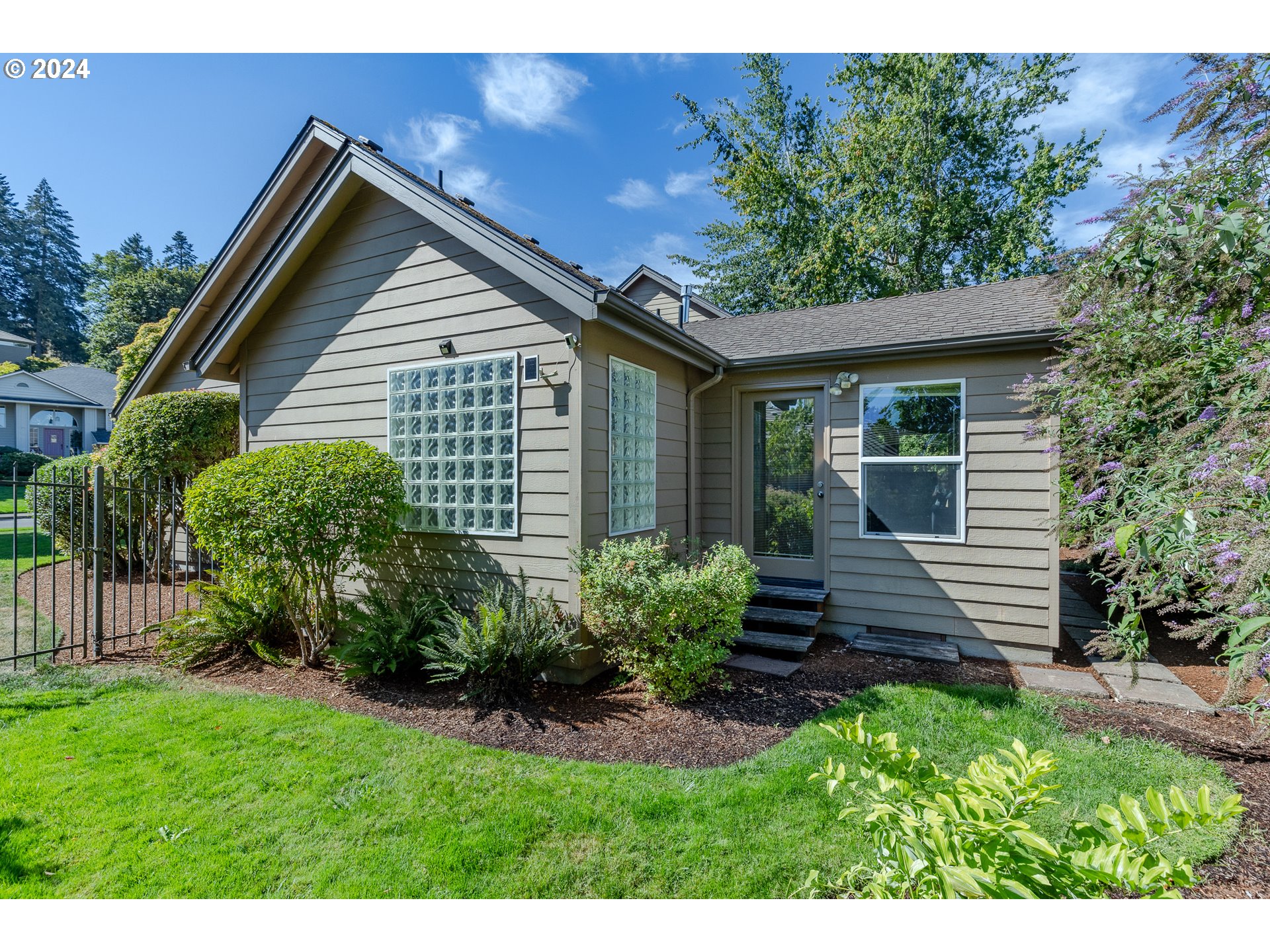 2145 Ridgeway Drive Eugene, OR 97401 - Photo 48 of 48 Gallery Image 48