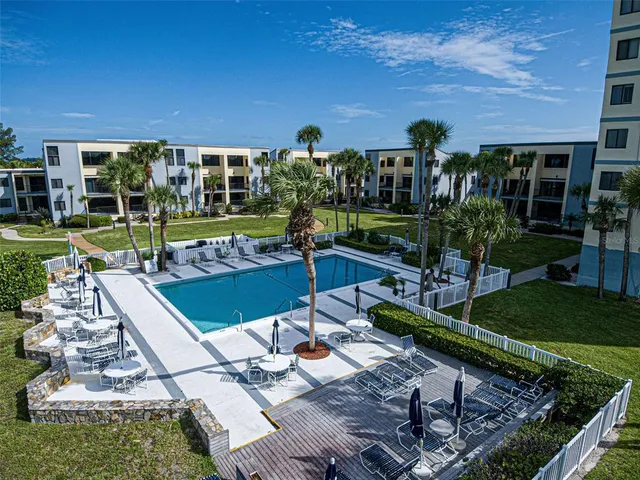 $375,000 | 700 Golden Beach Boulevard, Unit 121, Venice, FL 34285