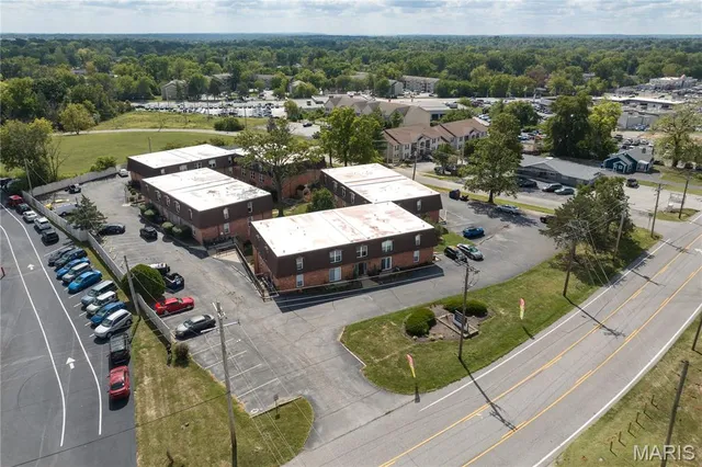 $6,400,000 | 11542 Concord Village Avenue, St. Louis, MO 63128