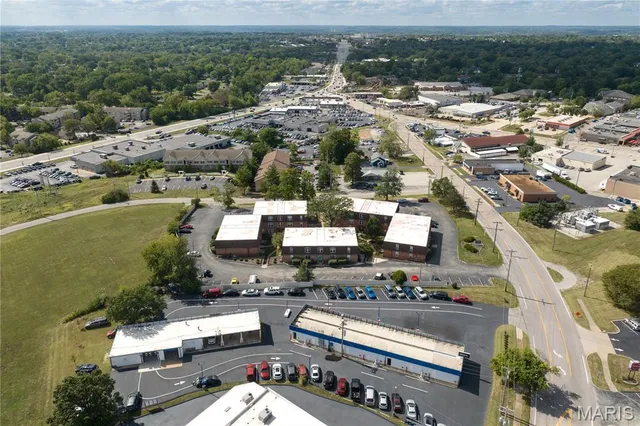 $6,400,000 | 11542 Concord Village Avenue, St. Louis, MO 63128