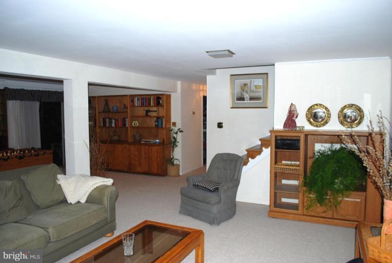 6721 Bulkley Road Lorton, VA 22079 - Photo 11 of 14 Family room