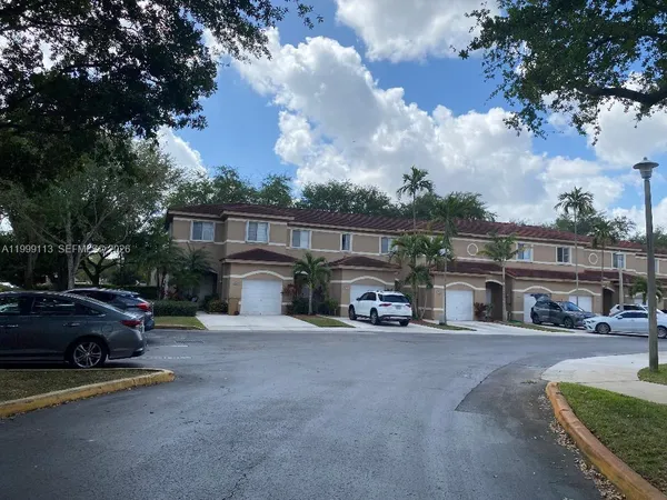 $3,800 | 7690 South Southwood Circle, Davie, FL 33328