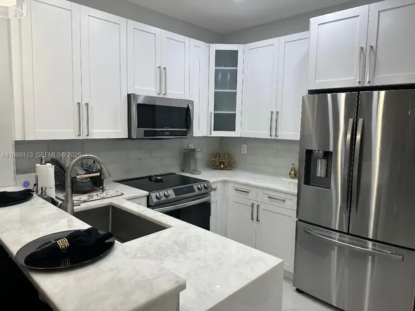 $3,800 | 7690 South Southwood Circle, Davie, FL 33328