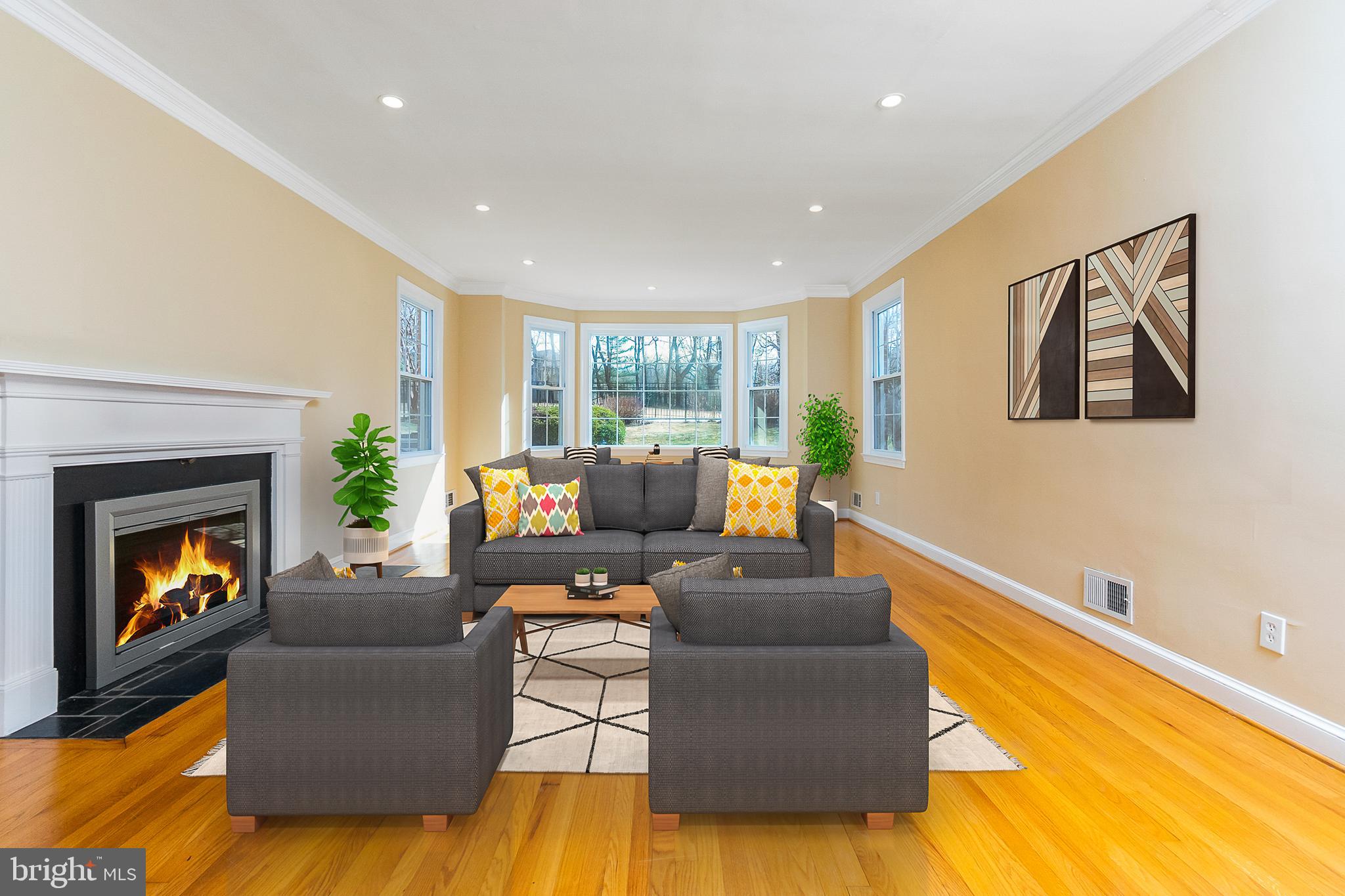 10711 Lockland Road Potomac, MD 20854 - Photo 2 of 43 Gallery Image 2