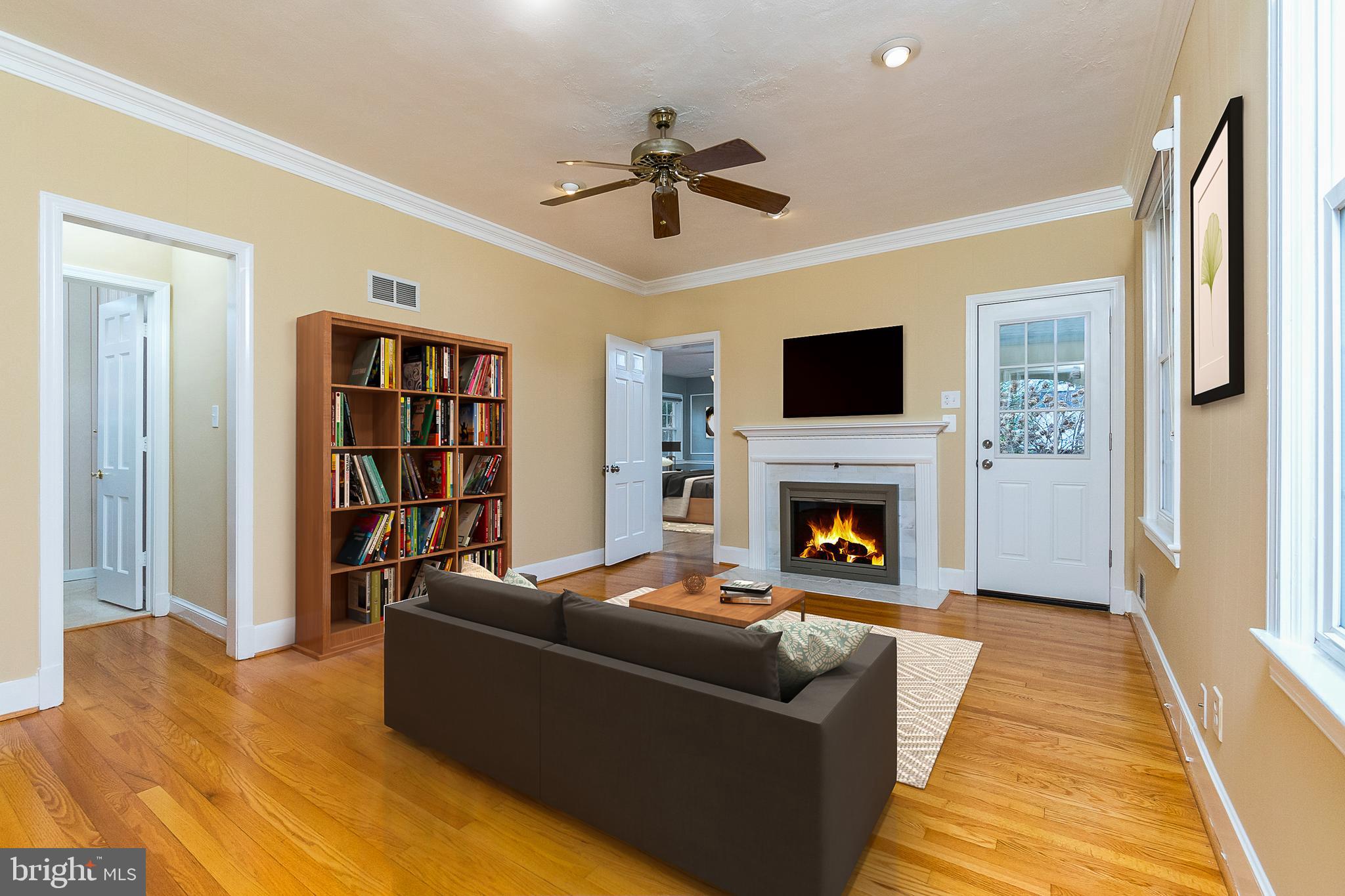10711 Lockland Road Potomac, MD 20854 - Photo 3 of 43 Gallery Image 3