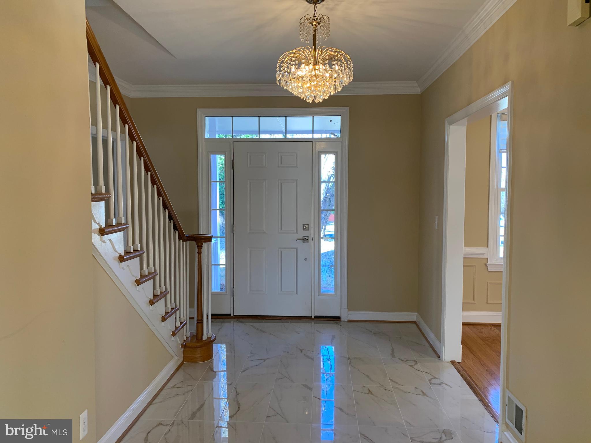 10711 Lockland Road Potomac, MD 20854 - Photo 7 of 43 Gallery Image 7
