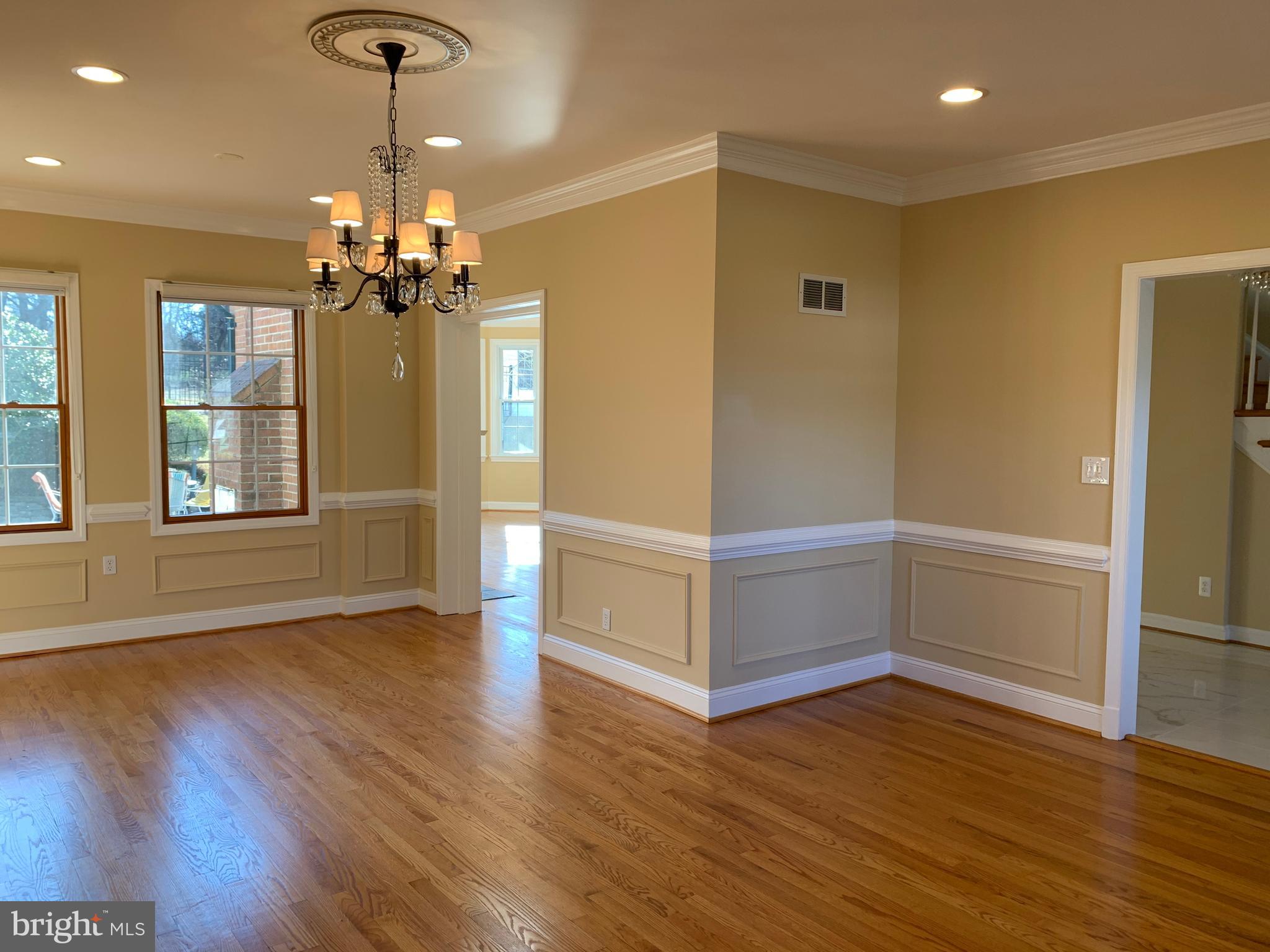 10711 Lockland Road Potomac, MD 20854 - Photo 9 of 43 Gallery Image 9