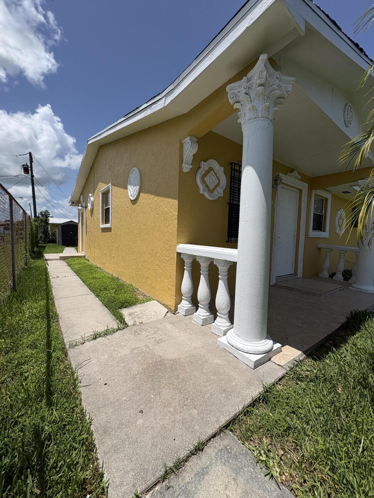 442 North Cocoanut Road Pahokee, FL 33476 - Photo 10 of 28 IMG_1503