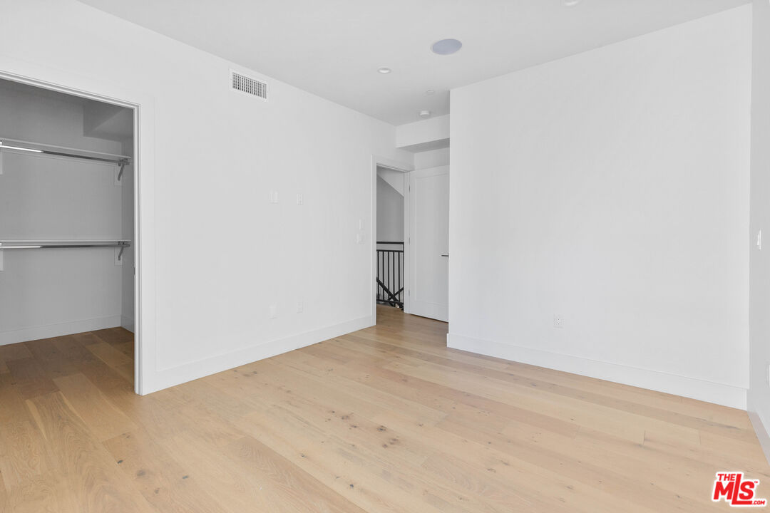 736 Parkman Avenue Los Angeles, CA 90026 - Photo 26 of 34 a view of an empty room