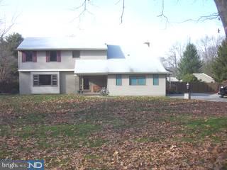 910 Davis Road Barrington, NJ 08007 - Photo 1 of 6 Exterior Front