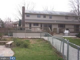 910 Davis Road Barrington, NJ 08007 - Photo 2 of 6 Exterior Back