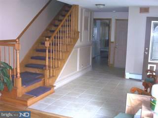 910 Davis Road Barrington, NJ 08007 - Photo 3 of 6 Living Room