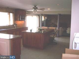 910 Davis Road Barrington, NJ 08007 - Photo 4 of 6 Kitchen