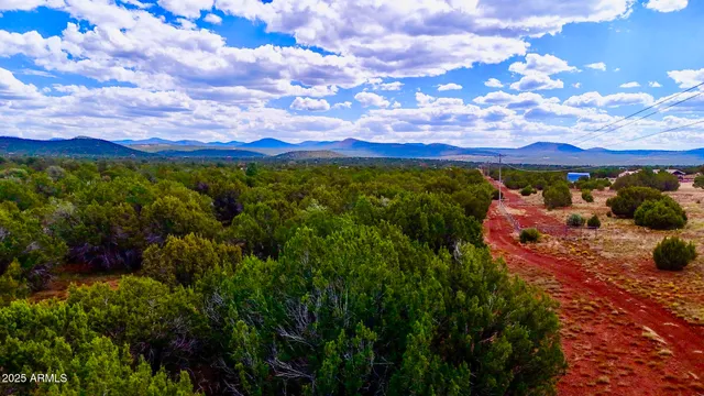 a view of a houses with a yard