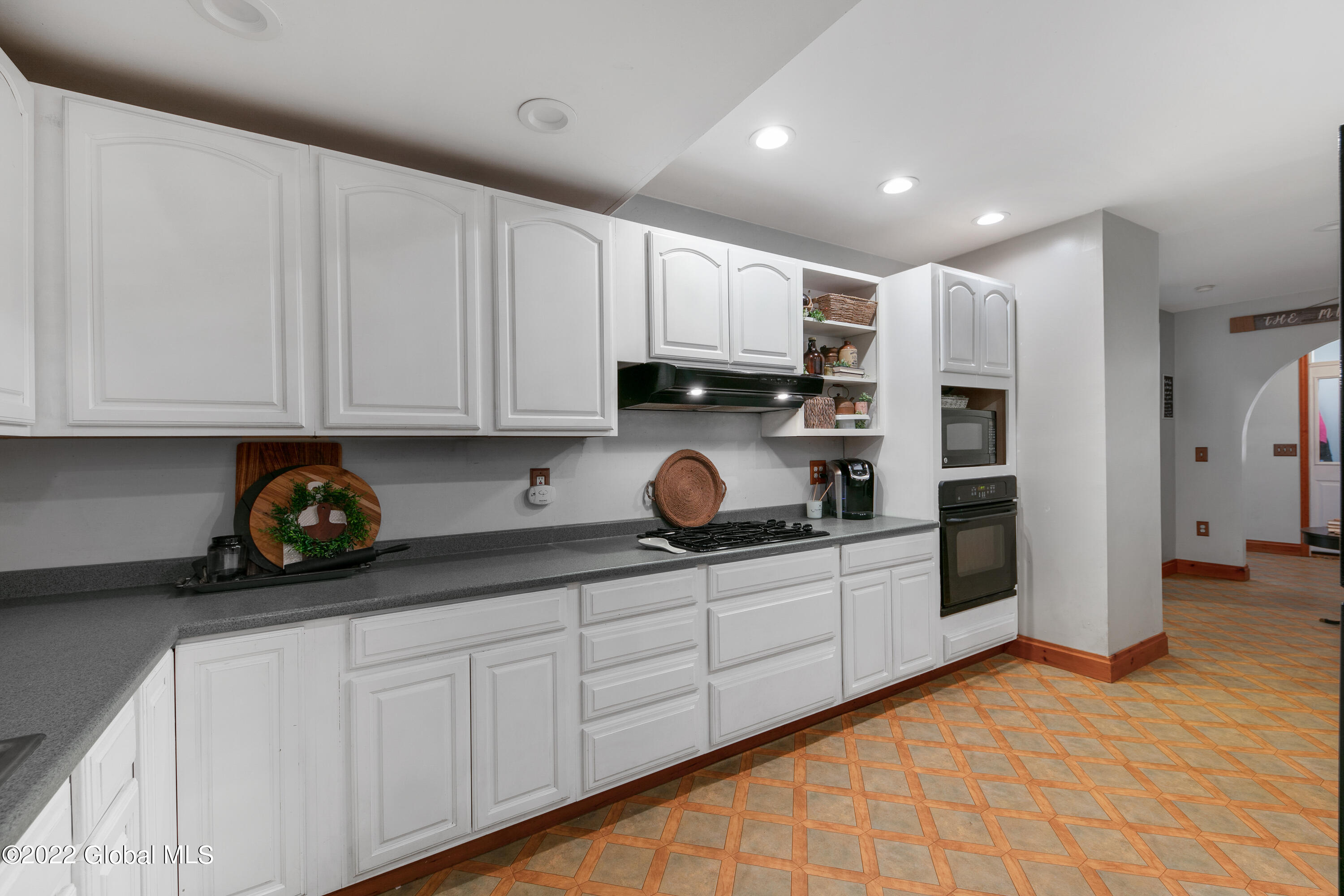 979 Balltown Road Niskayuna, NY 12309 - Photo 9 of 18 1 (12)