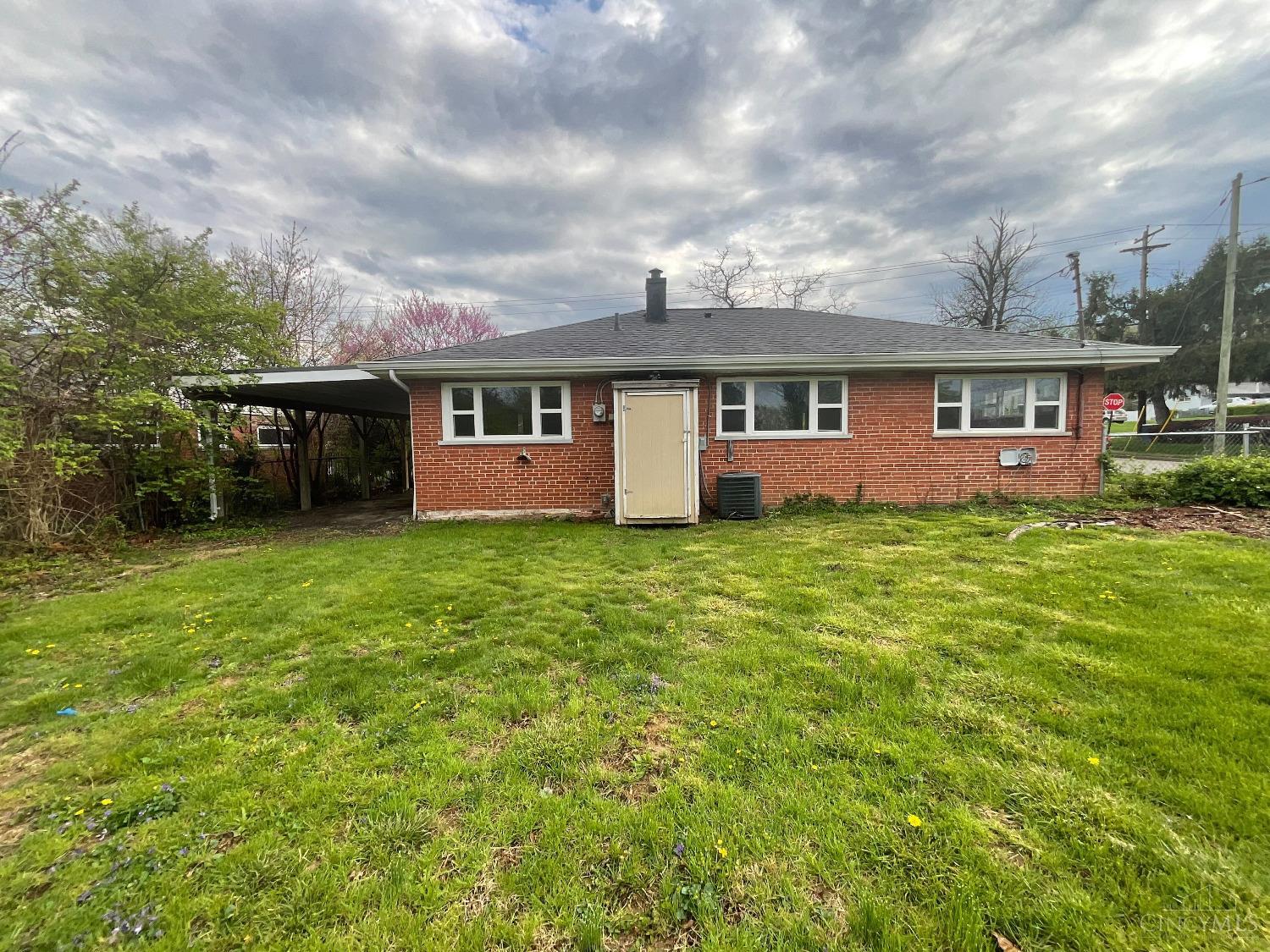 212 Riddle Road Woodlawn, OH 45215 - Photo 8 of 16 Gallery Image 8