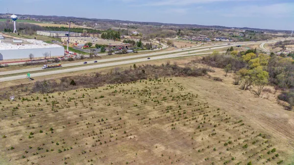 $499,900 | 3555 County Highway, Jackson, WI 53037