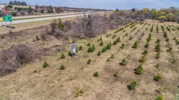 $499,900 | 3555 County Highway, Jackson, WI 53037