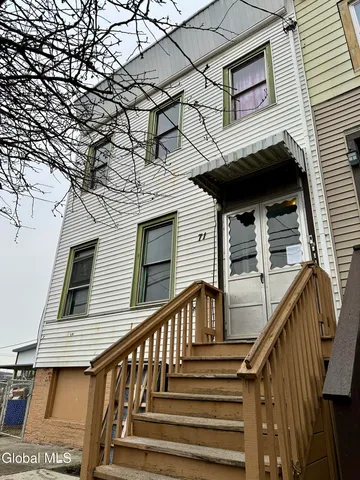 $2,000 | 71 Watervliet Avenue, Unit 1, Albany, NY 12206