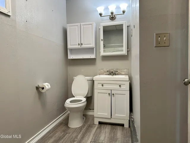 $2,000 | 71 Watervliet Avenue, Unit 1, Albany, NY 12206