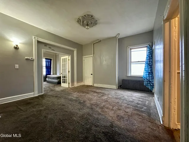 $2,000 | 71 Watervliet Avenue, Unit 1, Albany, NY 12206