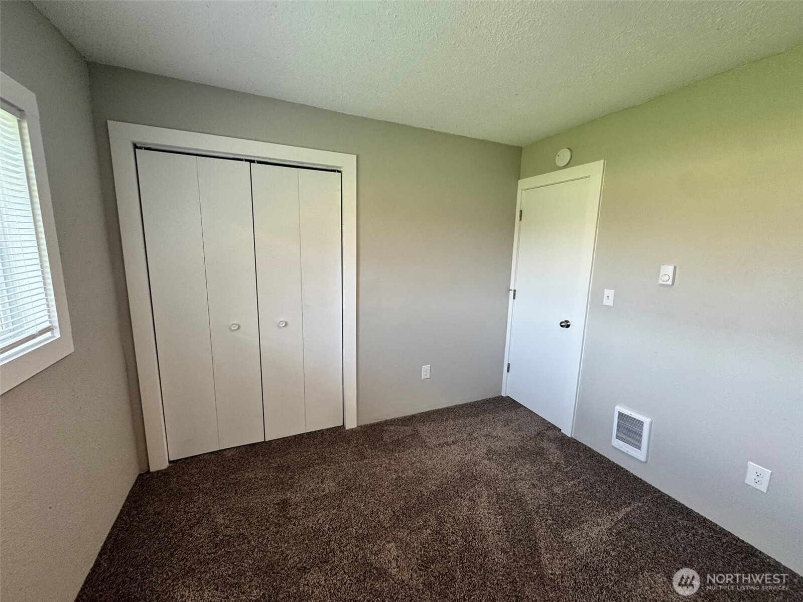 124 Mitchell Street Sumas, WA 98295 - Photo 19 of 36