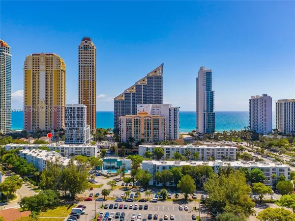 $2,400 | 17620 Atlantic Boulevard, Unit 311, Sunny Isles Beach, FL 33160