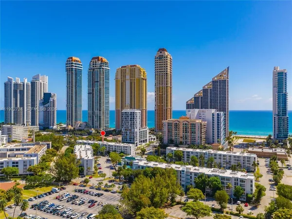 $2,400 | 17620 Atlantic Boulevard, Unit 311, Sunny Isles Beach, FL 33160