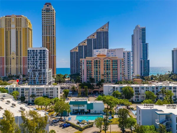 $2,400 | 17620 Atlantic Boulevard, Unit 311, Sunny Isles Beach, FL 33160