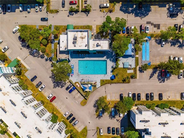 $2,400 | 17620 Atlantic Boulevard, Unit 311, Sunny Isles Beach, FL 33160