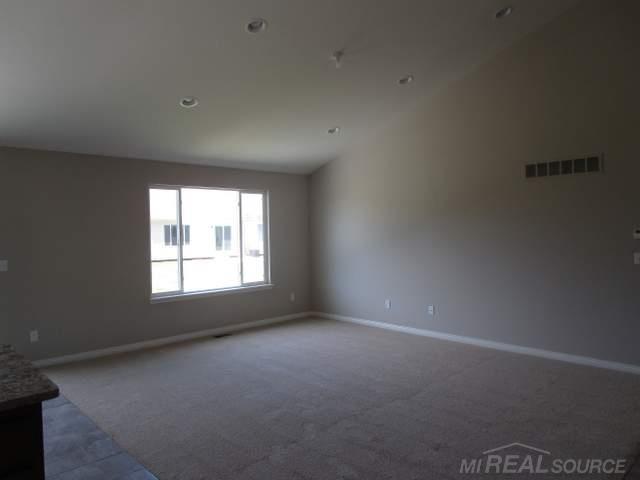 47403 Mariners New Baltimore, MI 48051 - Photo 4 of 7
