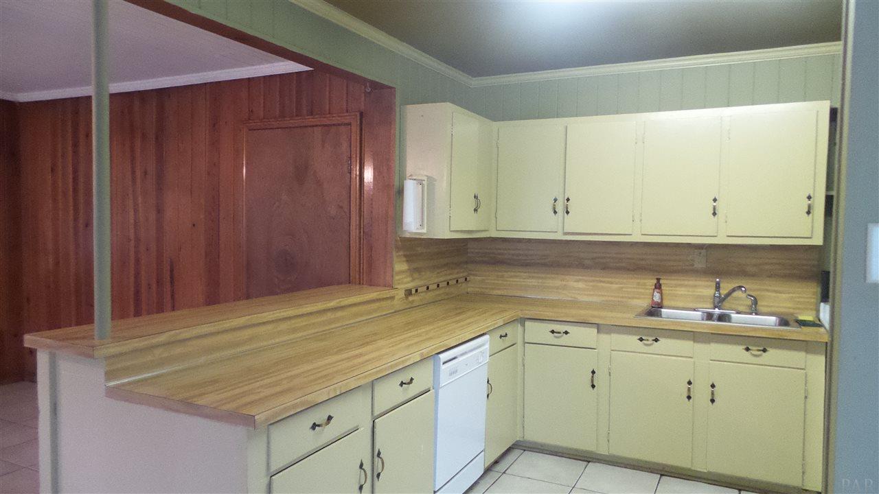 113 Cloverdale Road Atmore, AL 36502 - Photo 13 of 41