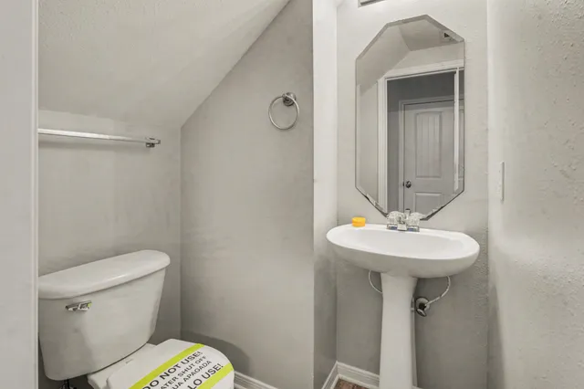 $299,900 | 710 Neap Court, Crosby, TX 77532