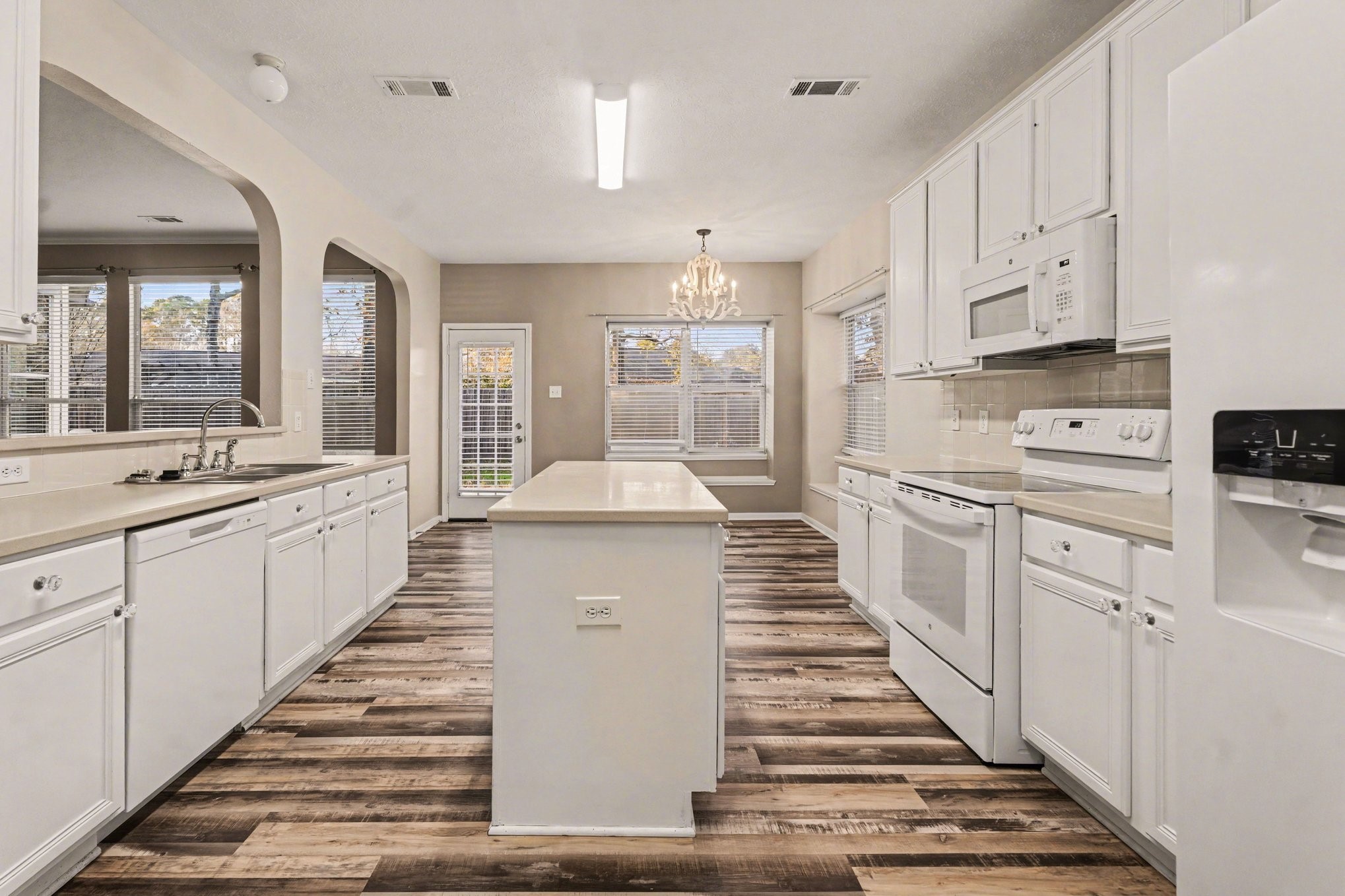 710 Neap Court Crosby, TX 77532 - Photo 9 of 37