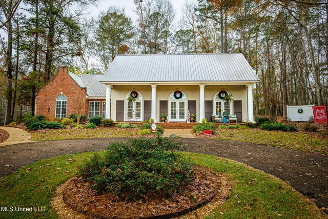 $399,900 | 101 Jolisabi Road, Mendenhall, MS 39114
