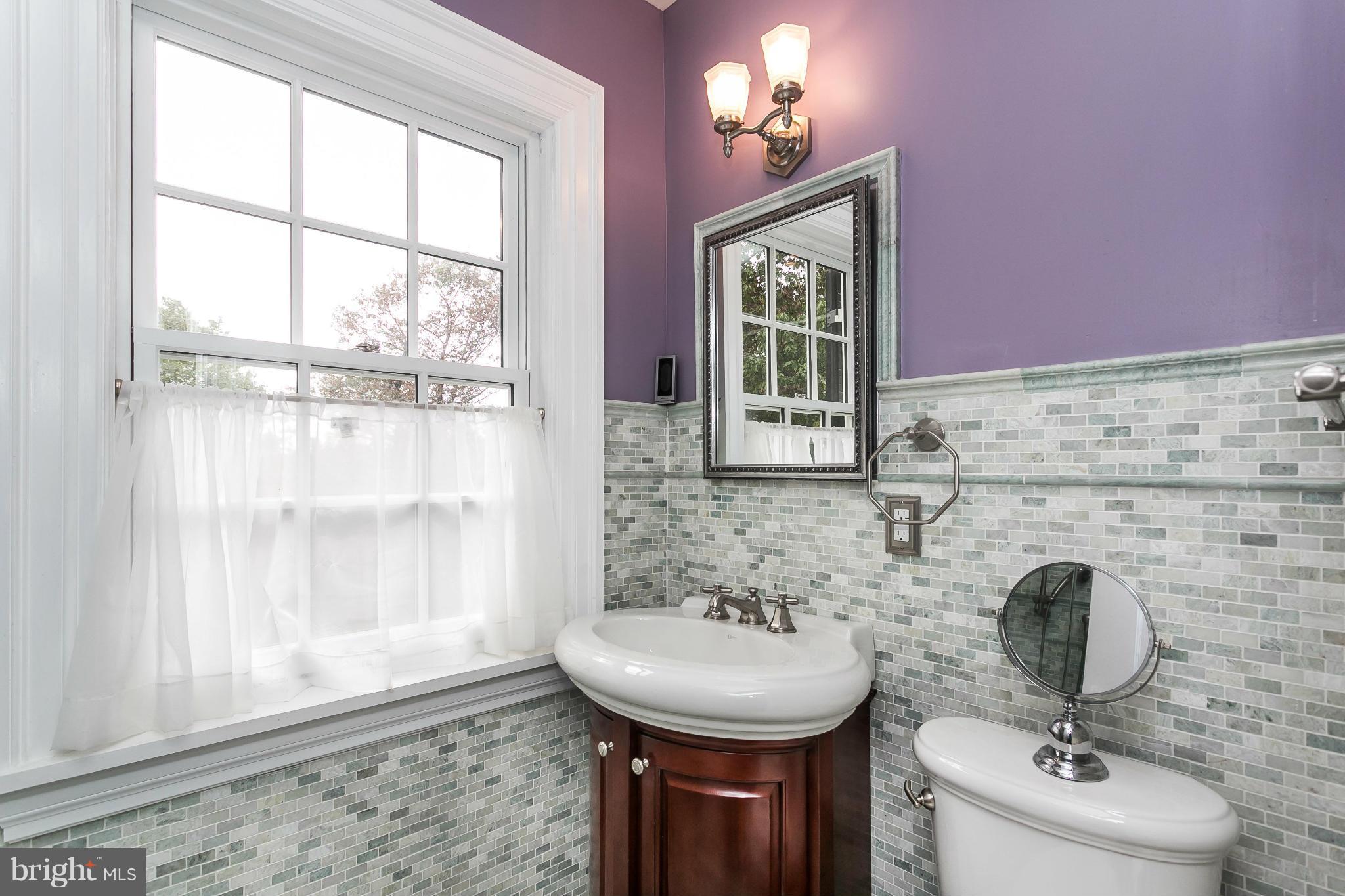 5 East Highfield Road Baltimore, MD 21218 - Photo 19 of 30 Bath