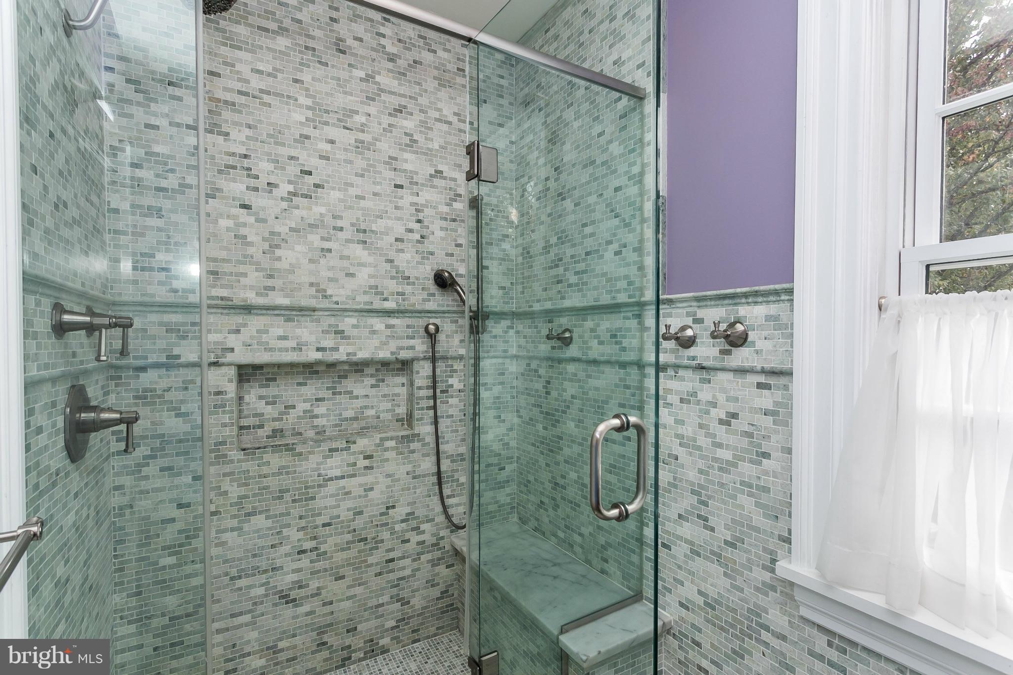 5 East Highfield Road Baltimore, MD 21218 - Photo 20 of 30 Bath