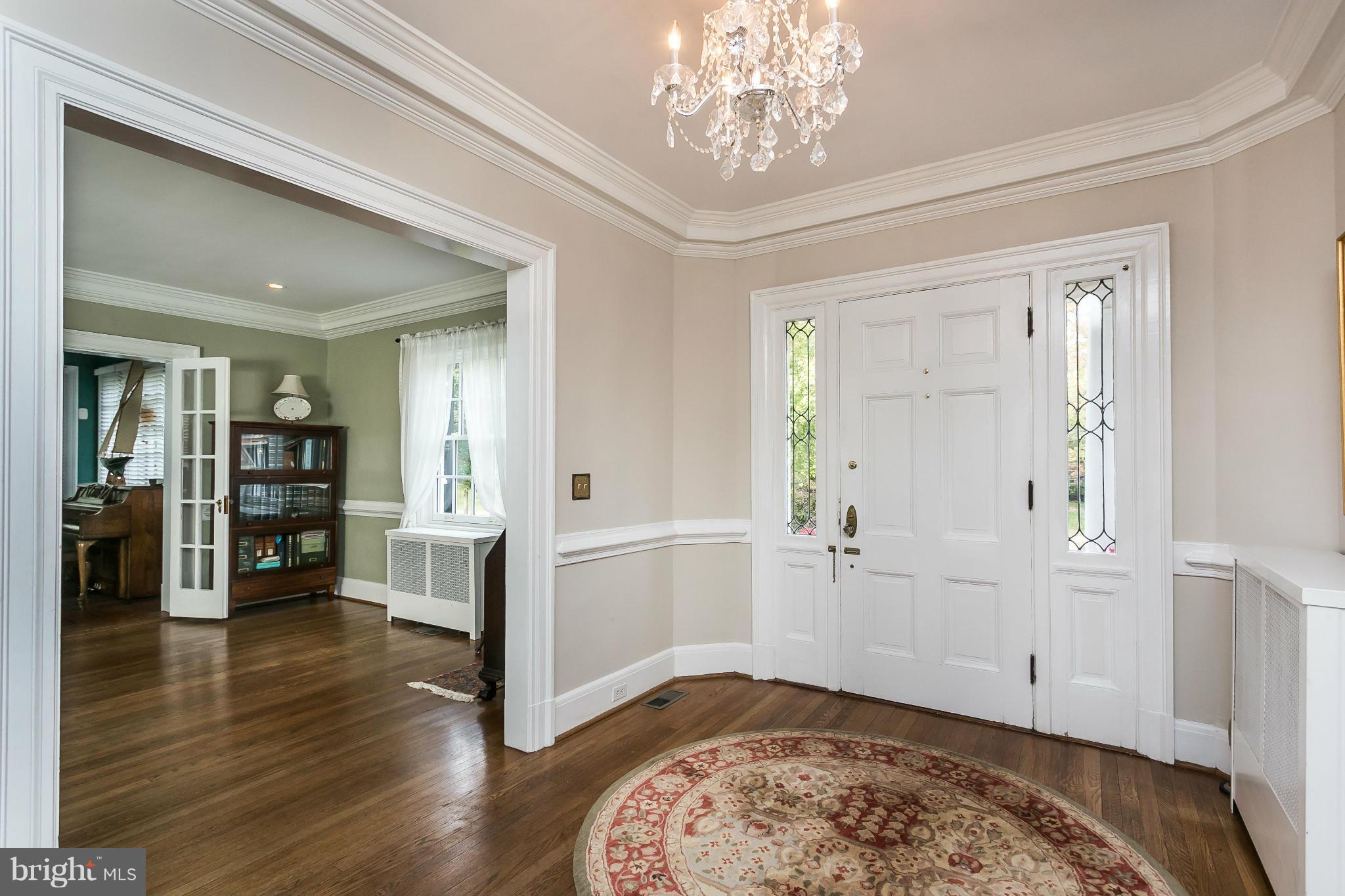 5 East Highfield Road Baltimore, MD 21218 - Photo 3 of 30 Foyer