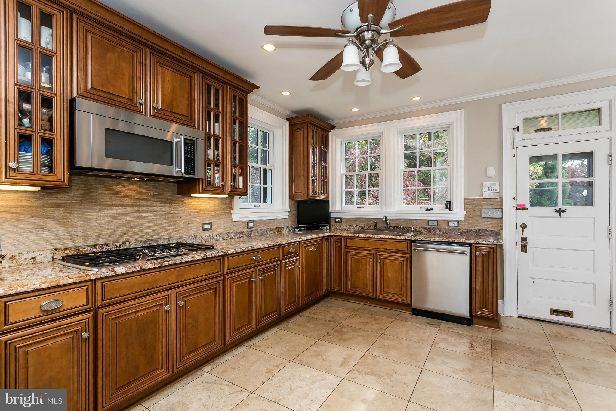 5 East Highfield Road Baltimore, MD 21218 - Photo 10 of 30 Kitchen
