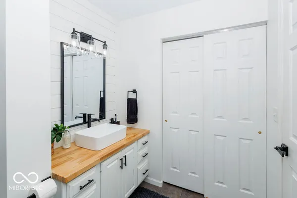 $277,000 | 2321 Oak Park Drive, Richmond, IN 47374