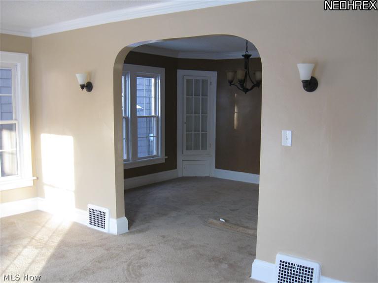 3635 Rolliston Road Cleveland, OH 44120 - Photo 4 of 11