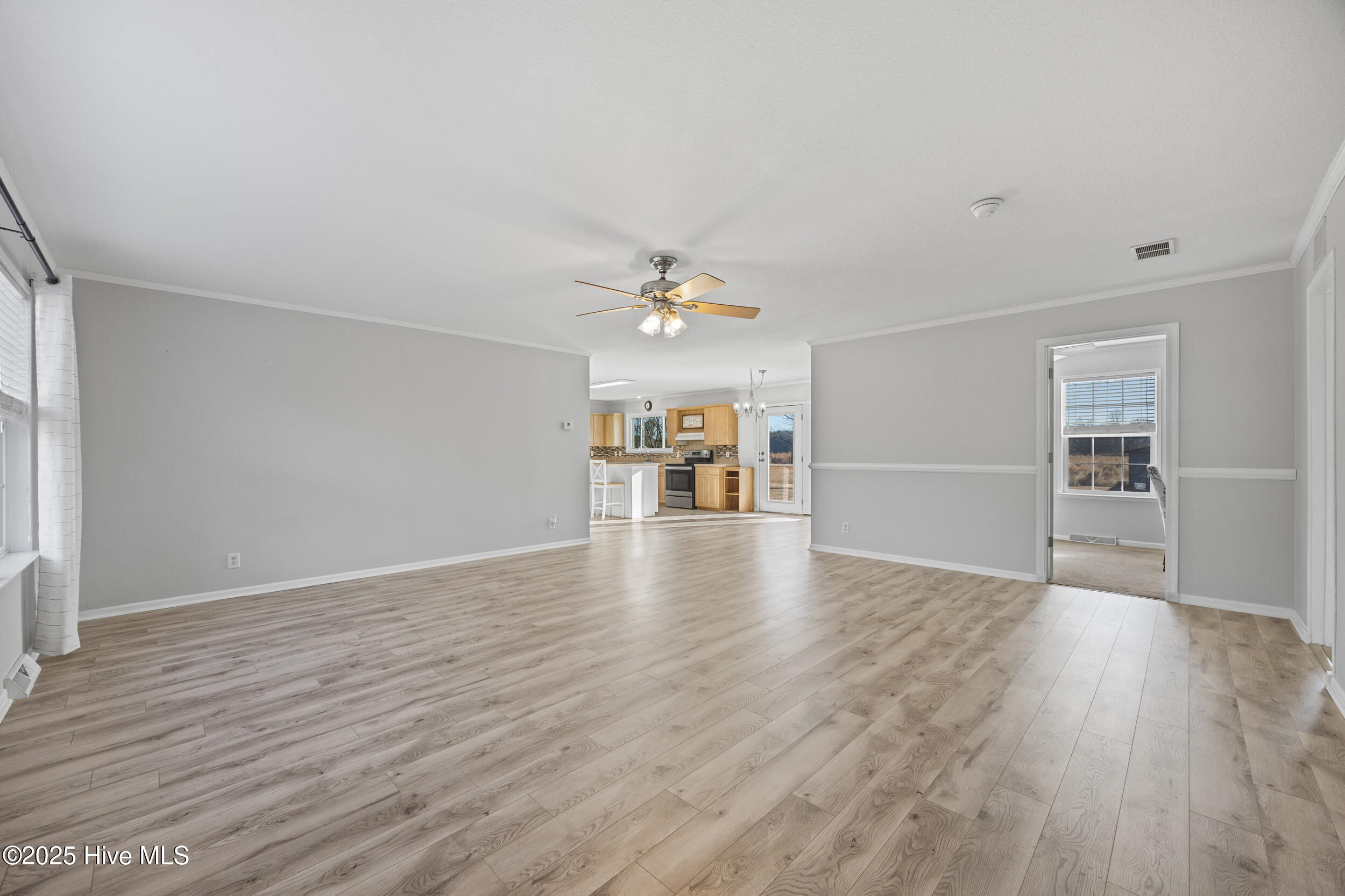 3805 Bell Williams Road Currie, NC 28435 - Photo 5 of 27 16_living room